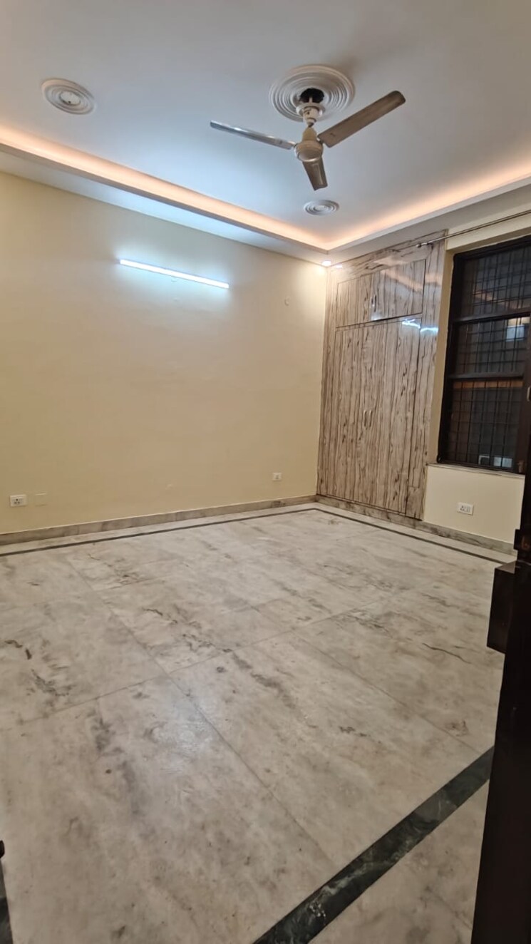 Room, sector 40 2 Bedroom 100 Sq.Yd. Independent House In Sector 40 Gurgaon 9549905