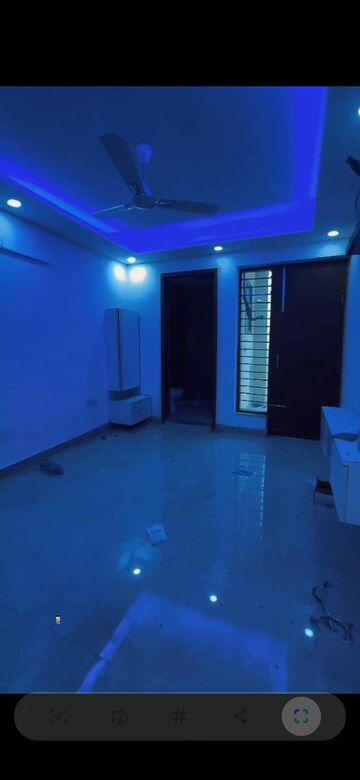 Room in 3 BHK Builder Floor at Parklands, Sector 85 – for Sale