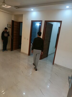 Room in 3 BHK Apartment at Saket Kunj Sahibabad, Rajendra Nagar Sector 5 – for Rent