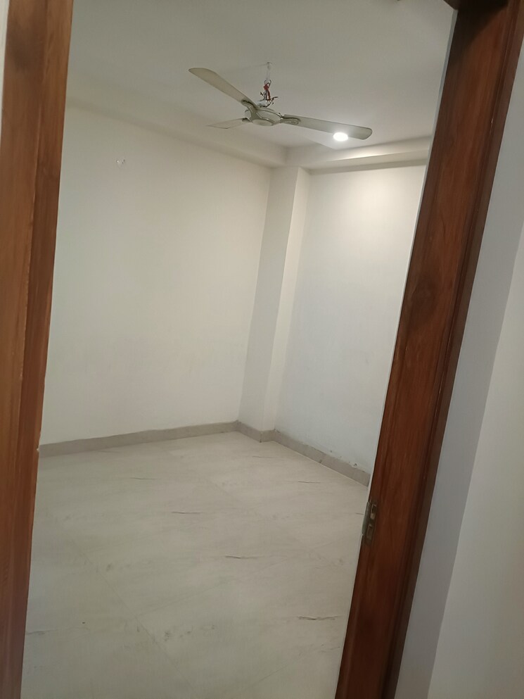 Room, saket-kunj-sahibabad 3 Bedroom 1708 Sq.Yd. Apartment In Rajendra Nagar Sector 5 Ghaziabad 9549968