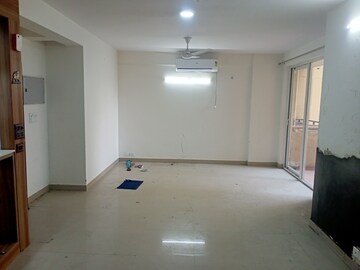 Room in 3 BHK Apartment at Ansal Highland Park, Sector 103 – for Rent