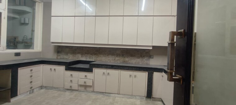 Kitchen, sarvapriya vihar 4 Bedroom 2500 Sq.Ft. Builder Floor In Sarvapriya Vihar Delhi 9549980