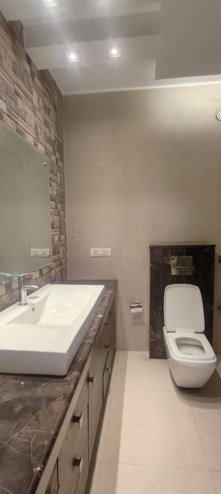 Bathroom, sarvapriya vihar 4 Bedroom 2500 Sq.Ft. Builder Floor In Sarvapriya Vihar Delhi 9549980