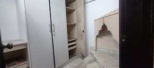 Furnished Amenities in 4 BHK Builder Floor at Sarvapriya Vihar – for Rent