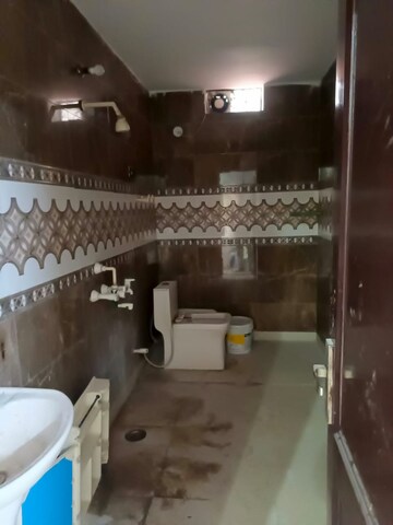 Master Bedroom in 2 BHK Independent House at RWA Apartments Sector 15, Sector 15 – for Rent