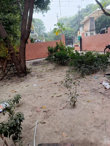 Master Bedroom in 2 BHK Independent House at RWA Apartments Sector 15, Sector 15 – for Rent