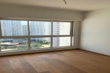 Room in 2 BHK Apartment at Godrej The Trees, Vikhroli East – for Rent