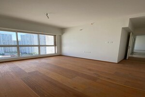 Room in 2 BHK Apartment at Godrej The Trees, Vikhroli East – for Rent