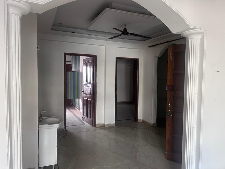 Other, sector 31 2 Bedroom 100 Sq.Yd. Independent House In Sector 31 Gurgaon 9550003