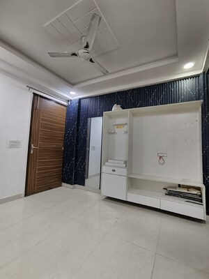 1 BHK Builder Floor For Rent in Chattarpur
