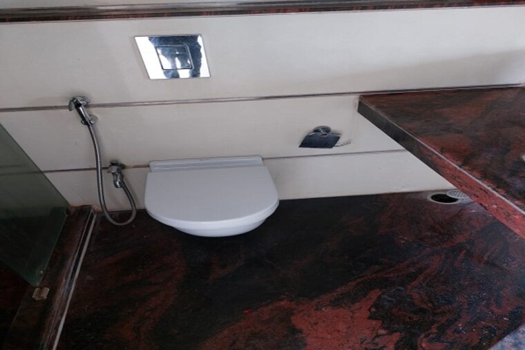 Bathroom, godrej-platinum-mumbai 3 Bedroom 1350 Sq.Ft. Apartment In Vikhroli East Mumbai 9550015
