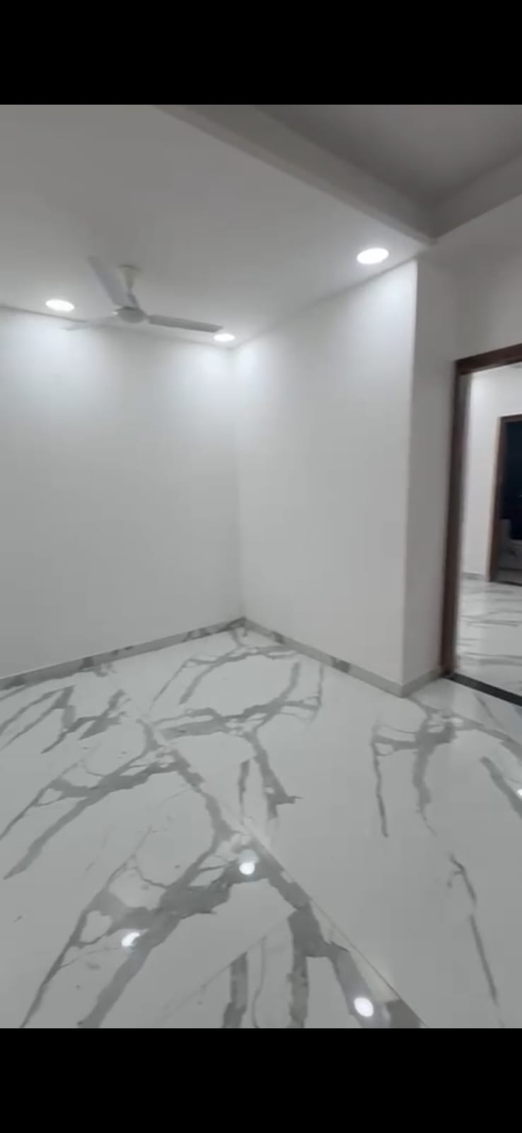 3 BHK 175 Sq.Yd. Builder Floor in Puri Kohinoor