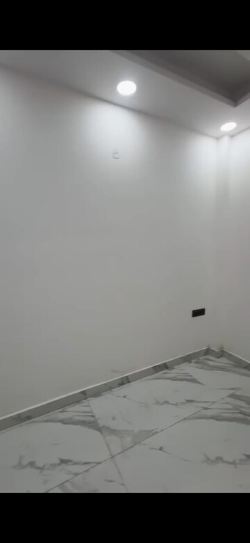 Room in 3 BHK Builder Floor at Puri Kohinoor, Sector 89 – for Sale