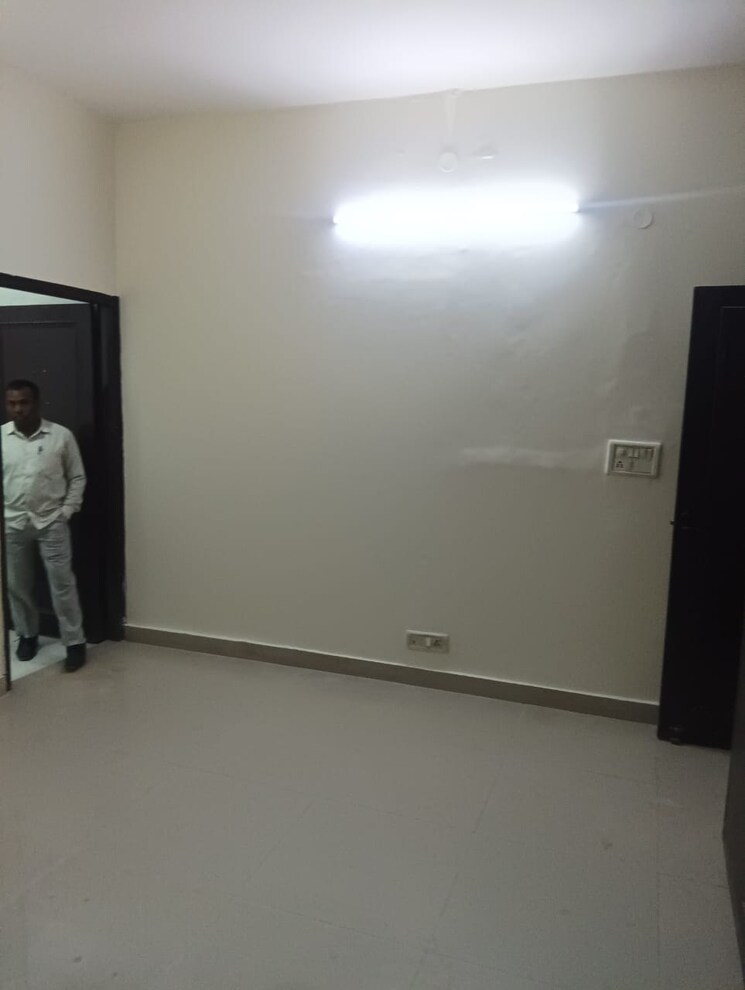 Room, rwa-apartments 2 Bedroom 1000 Sq.Ft. Independent House In Sector 31 Noida 9550055