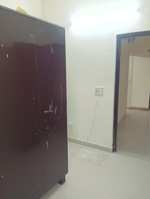 Furnished Amenities in 2 BHK Independent House at RWA Apartments, Sector 31 – for Rent