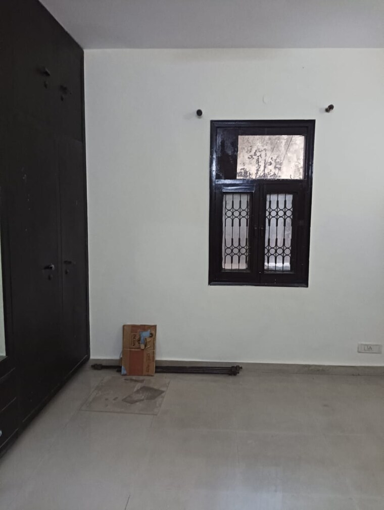 Room, rwa-apartments 2 Bedroom 1000 Sq.Ft. Independent House In Sector 31 Noida 9550055