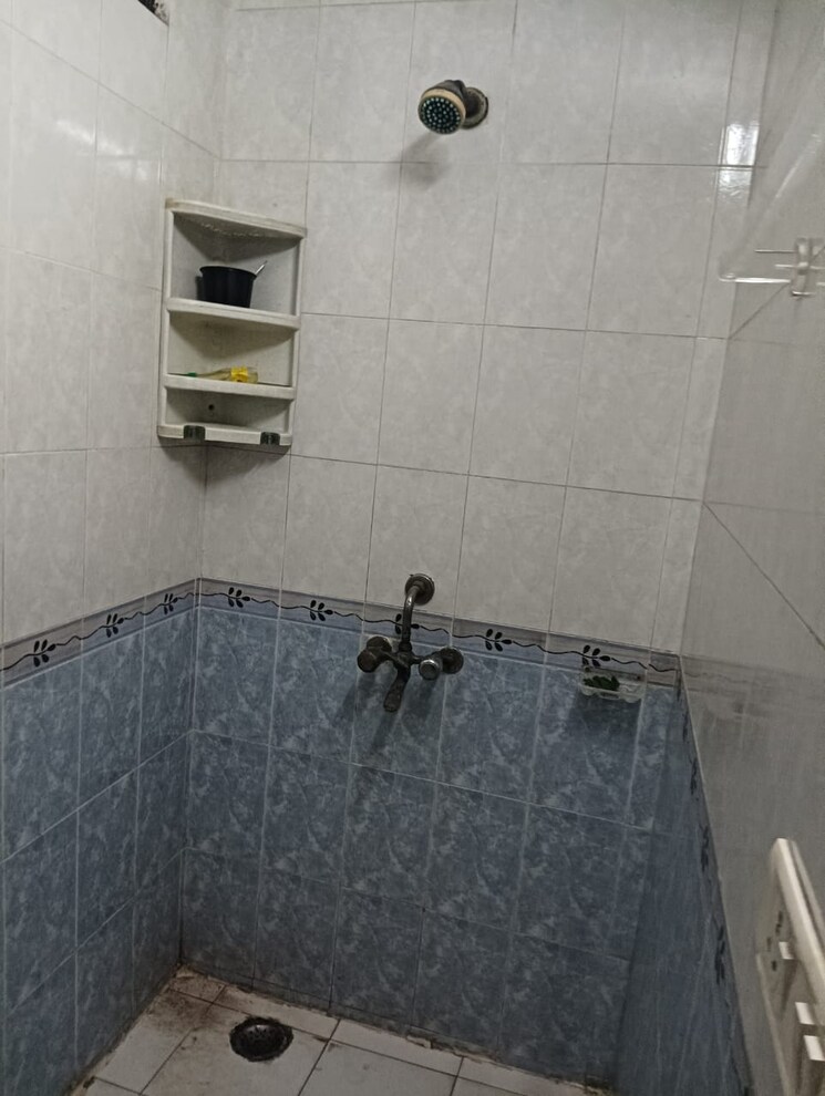 Bathroom, rwa-apartments 2 Bedroom 1000 Sq.Ft. Independent House In Sector 31 Noida 9550055