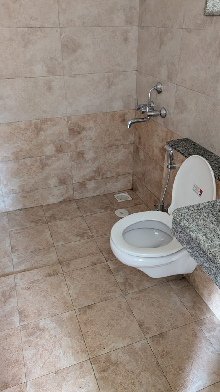 Bathroom, paranjape-forest-trails-the-highlands 1 Bedroom 600 Sq.Ft. Apartment In Bhugaon Pune 9550046