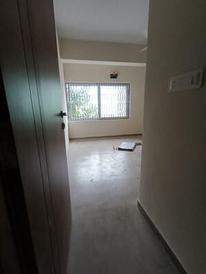 Room in 3 BHK Apartment at Halasuru – for Rent