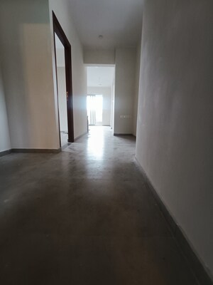 Room in 3 BHK Apartment at Halasuru – for Rent