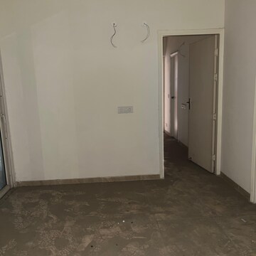 Room in 2 BHK Apartment at Gaur City 2 - 14th Avenue, Sector 16c Greater Noida – for Sale