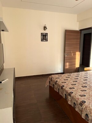 Room in 3 BHK Apartment at Ansal Estella, Sector 103 – for Rent