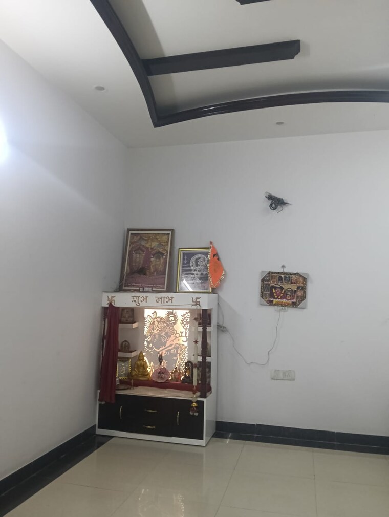 Room, pir machalla 3 Bedroom 1800 Sq.Ft. Apartment In Pir Machalla Zirakpur 9550091