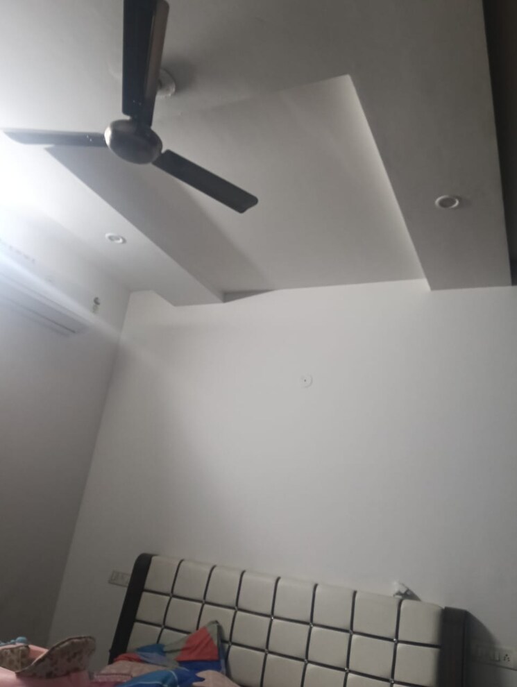 Room, pir machalla 3 Bedroom 1800 Sq.Ft. Apartment In Pir Machalla Zirakpur 9550091