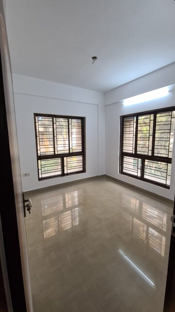 Room in 3 BHK Apartment at Purti Star, Rajarhat New Town – for Sale