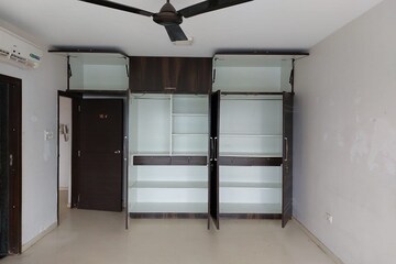 Room in 2 BHK Apartment at Godrej Platinum Mumbai, Vikhroli East – for Rent