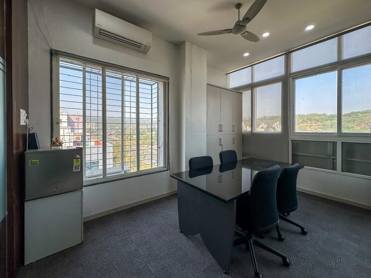 Team Area, warje Commercial Office Space 1000 Sq.Ft. In Warje Pune 9550245