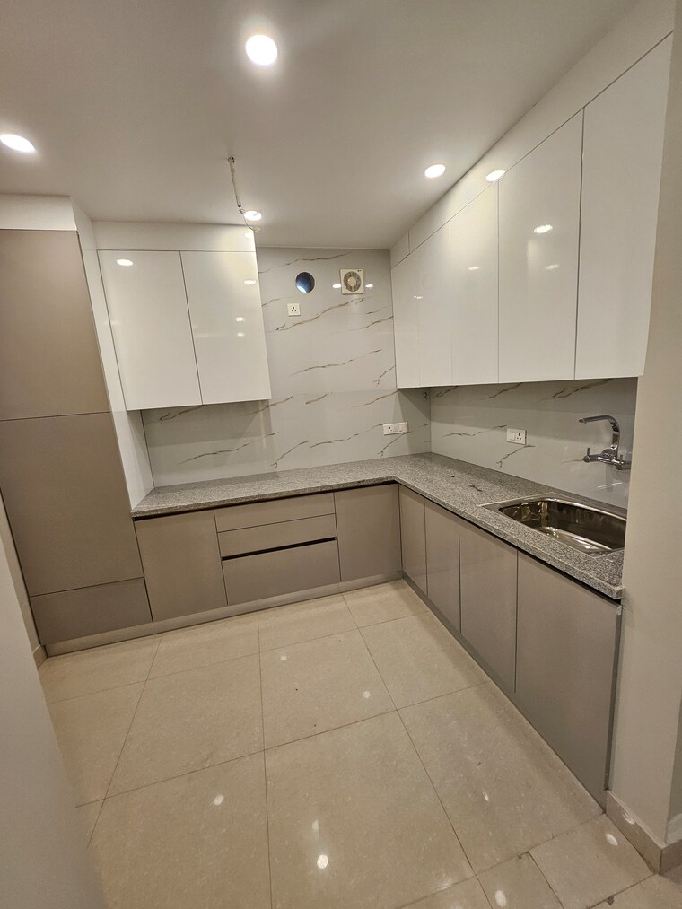 Kitchen, smart-world-gems 3 Bedroom 1423 Sq.Ft. Apartment In Sector 89 Gurgaon 9550279