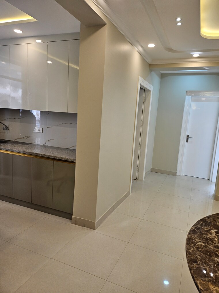 Bathroom, smart-world-gems 3 Bedroom 1423 Sq.Ft. Apartment In Sector 89 Gurgaon 9550279