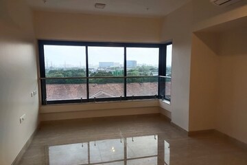 Room in 2 BHK Apartment at Godrej Platinum Mumbai, Vikhroli East – for Rent