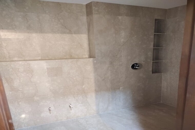 Bathroom, godrej-platinum-mumbai 2 Bedroom 930 Sq.Ft. Apartment In Vikhroli East Mumbai 9550233