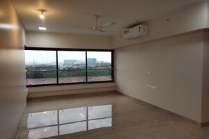 Room in 2 BHK Apartment at Godrej Platinum Mumbai, Vikhroli East – for Rent