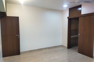 Room in 2 BHK Apartment at Godrej Platinum Mumbai, Vikhroli East – for Rent