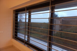 Room in 2 BHK Apartment at Godrej Platinum Mumbai, Vikhroli East – for Rent