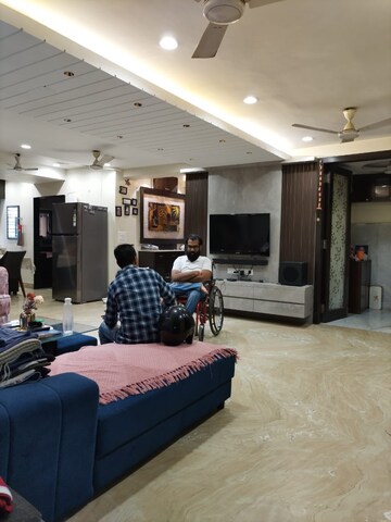 Bedroom in 5 BHK Apartment at Topsia – for Sale