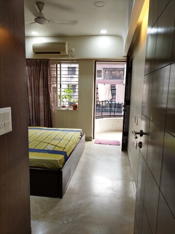 Bedroom in 5 BHK Apartment at Topsia – for Sale