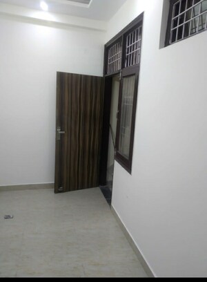 Building Lobby in 1 RK Builder Floor at Vasundhara Sector 3 – for Sale