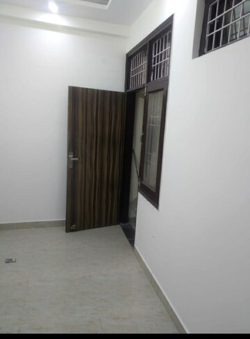 Building Lobby in 1 RK Builder Floor at Vasundhara Sector 3 – for Sale