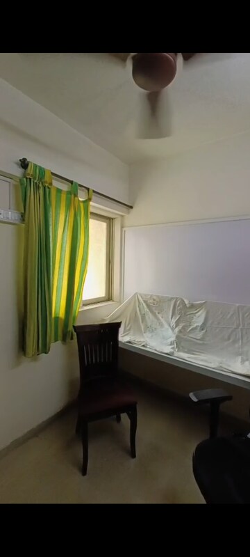 Study Room in 2.5 BHK Apartment at Rosa Gardenia, Ghodbunder Road – for Sale