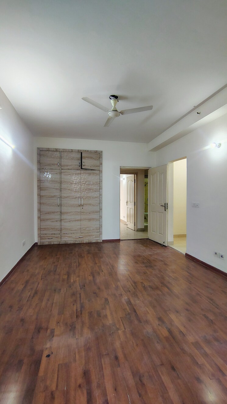 Room, gpl-eden-heights 3.5 Bedroom 2200 Sq.Ft. Apartment In Sector 70 Gurgaon 9550400