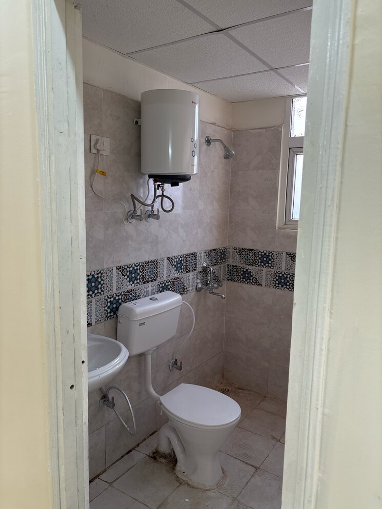 Bathroom, signature-global-prime 2 Bedroom 834 Sq.Ft. Apartment In Sector 63a Gurgaon 9550435