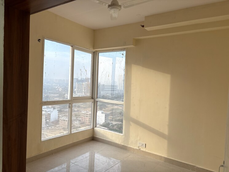 Room, signature-global-prime 2 Bedroom 834 Sq.Ft. Apartment In Sector 63a Gurgaon 9550435