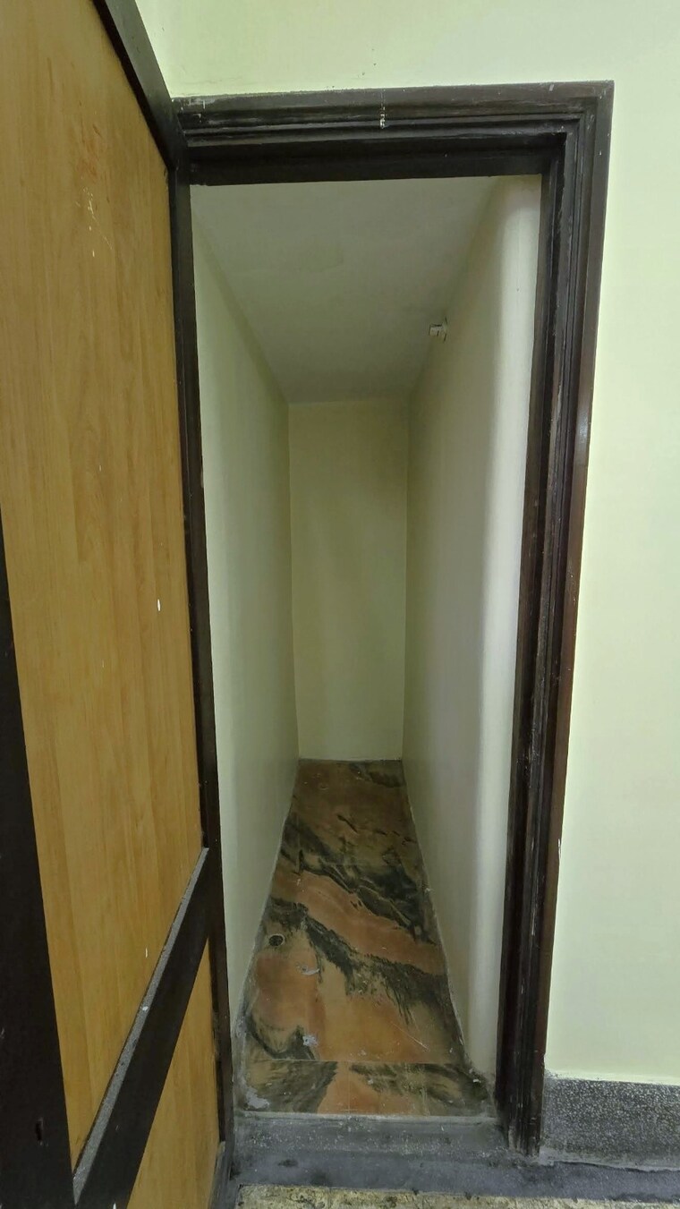 Other, middleton street 3 Bedroom 1700 Sq.Ft. Apartment In Middleton Street Kolkata 9550447