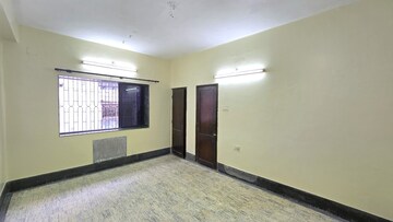 Room in 3 BHK Apartment at Middleton Street – for Sale
