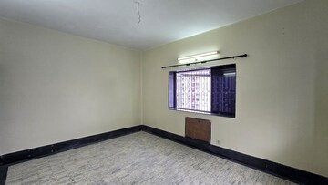 Room in 3 BHK Apartment at Middleton Street – for Sale