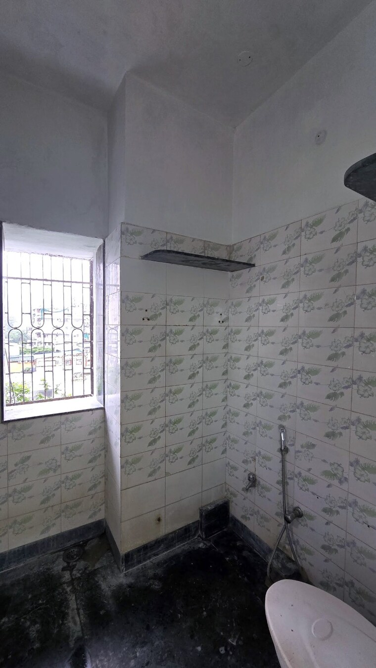 Bathroom, middleton street 3 Bedroom 1700 Sq.Ft. Apartment In Middleton Street Kolkata 9550447